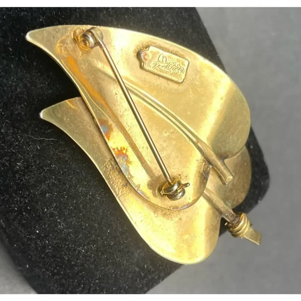 Coro Pegasus Signed Brooch Gold Tone Double Leaf Vintage 2.5